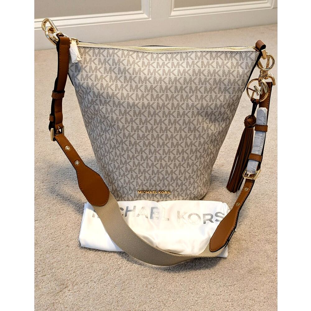 Michael Kors Brooke Medium Bucket Messenger Bag